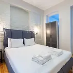 1 Bd Chic Garden Flat In Taksim Apartmán