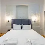 1 Bd Chic Garden Flat In Taksim *