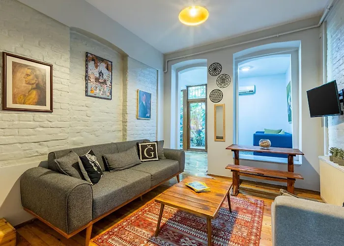 Апартаменты 1 Bd Chic Garden Flat In Taksim *