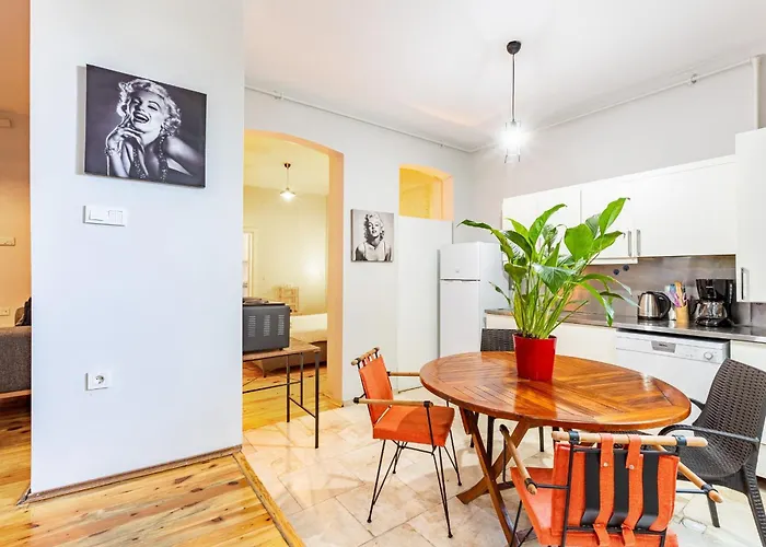 Апартаменты 1 Bd Chic Garden Flat In Taksim *