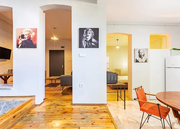 Апартаменты 1 Bd Chic Garden Flat In Taksim Стамбул