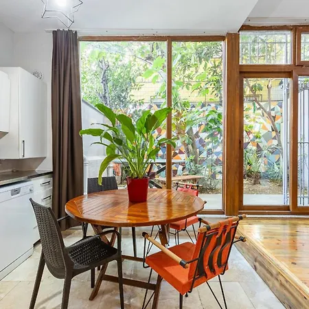 1 Bd Chic Garden Flat In Taksim * 이스탄불