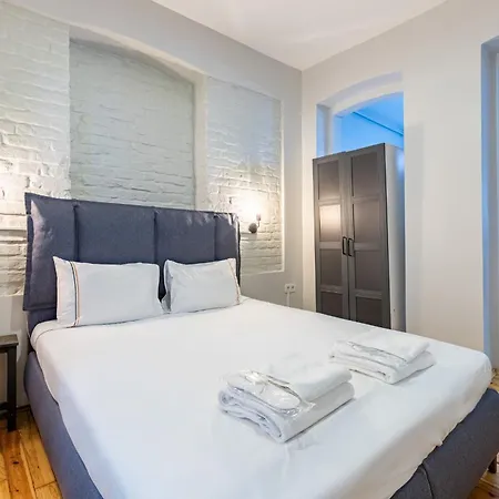 1 Bd Chic Garden Flat In Taksim 아파트
