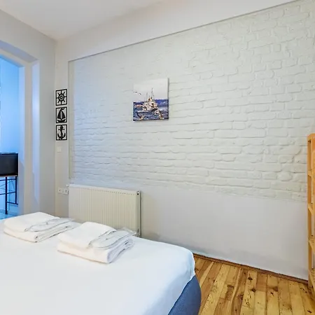 1 Bd Chic Garden Flat In Taksim 아파트