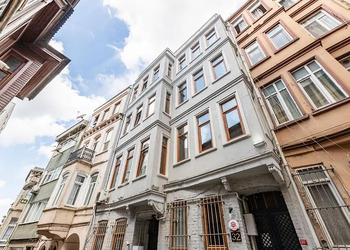 아파트 1 Bd Chic Garden Flat In Taksim *