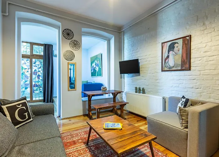1 Bd Chic Garden Flat In Taksim 아파트 이스탄불
