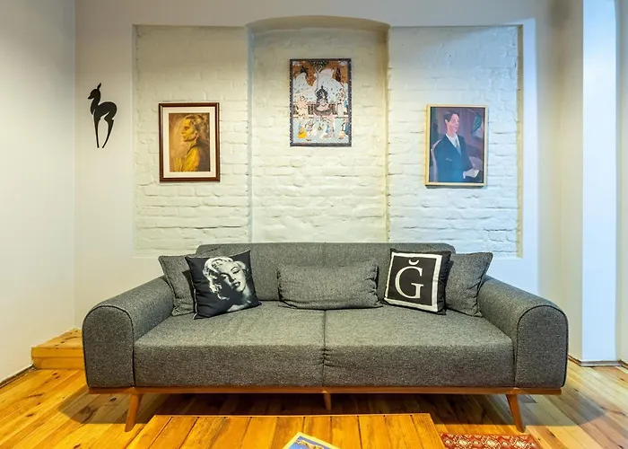 1 Bd Chic Garden Flat In Taksim 이스탄불